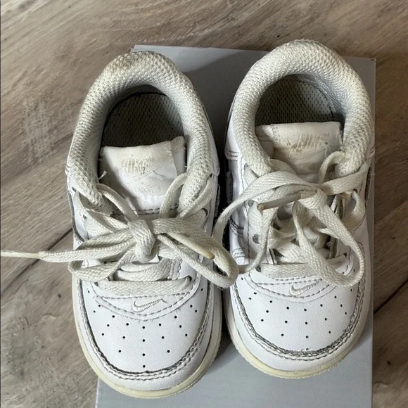 Toddler Air Force 1s size 5C - Picture 5 of 5